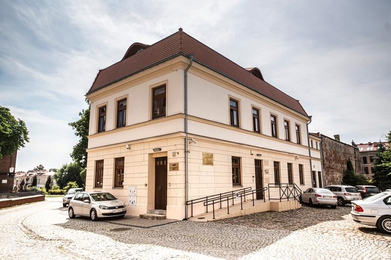 Emocjonalne przywiązanie do historycznych struktur