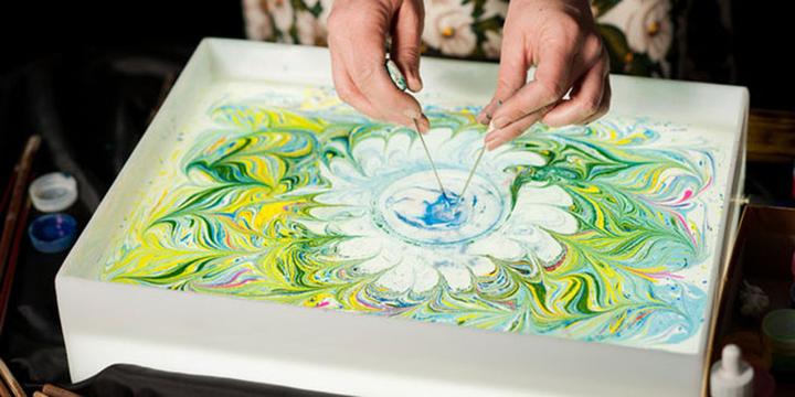 Sekrety malowania na wodzie: jaką farbę wybrać dla najlepszych efektów?