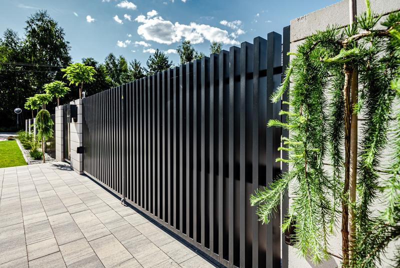 Budowa ogrodzenia krok po kroku