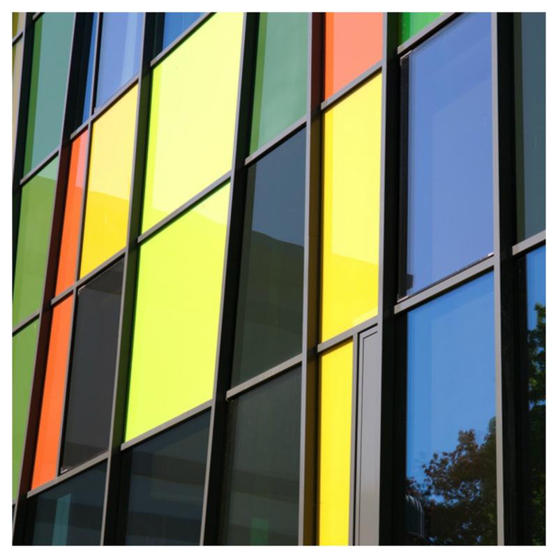 Inspiracje wnętrzarskie efekt szkła na ścianach