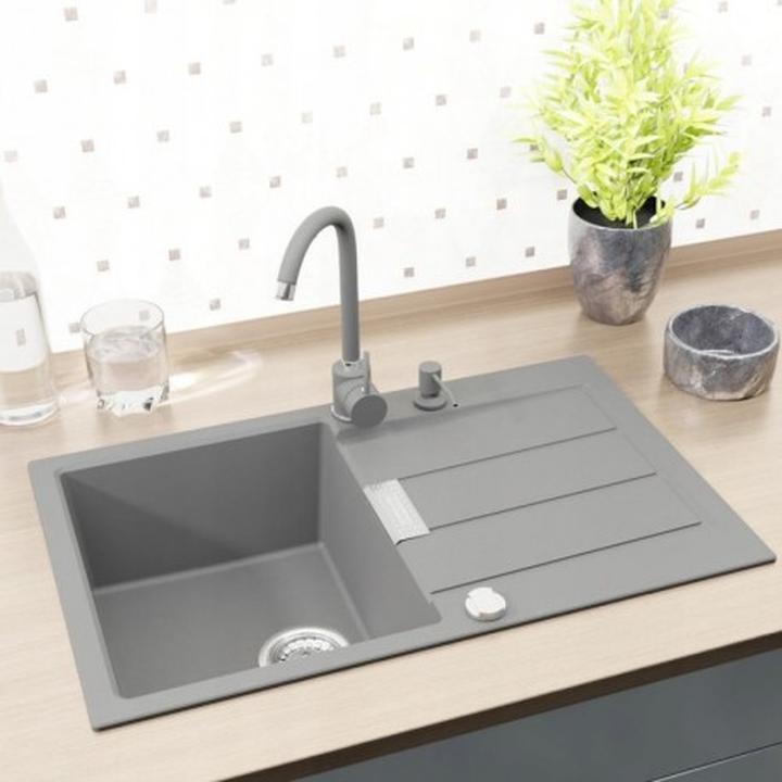 Narzędzia i materiały do montażu