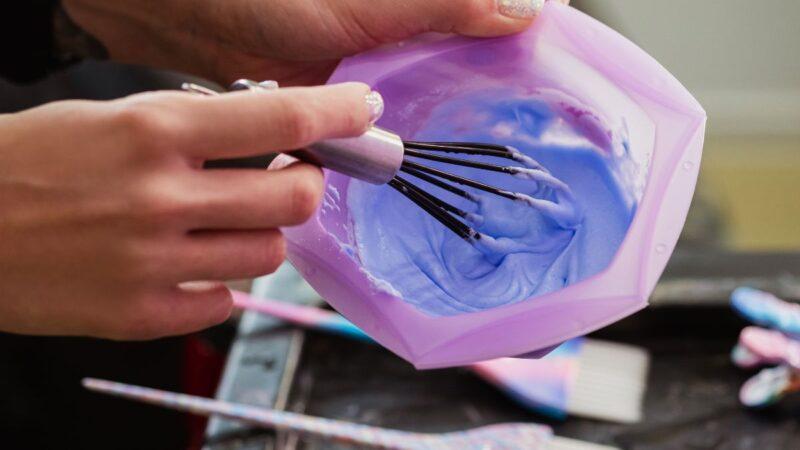 Usuwanie farby z metalu