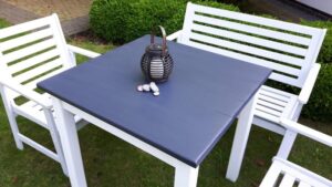 Odkryj, jaką farbą pomalować stół, aby nadać mu nowy blask