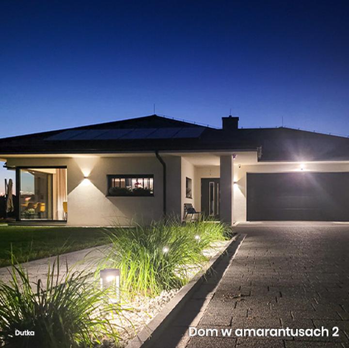 Montaż lampek na domu