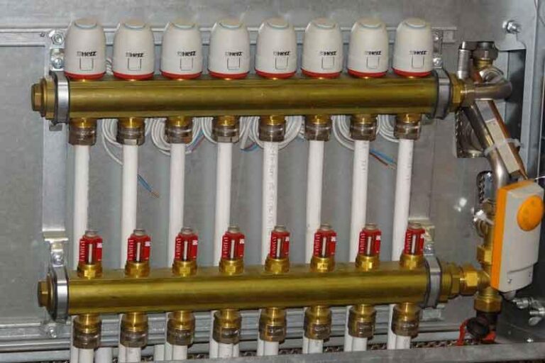 Jak prawidłowo zainstalować rozdzielacz do ogrzewania podłogowego?