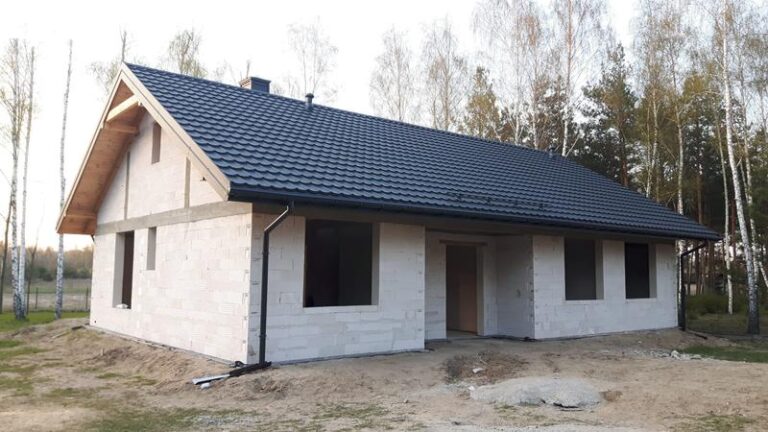 Jakie są realne koszty budowy domu parterowego o powierzchni 120 m²?