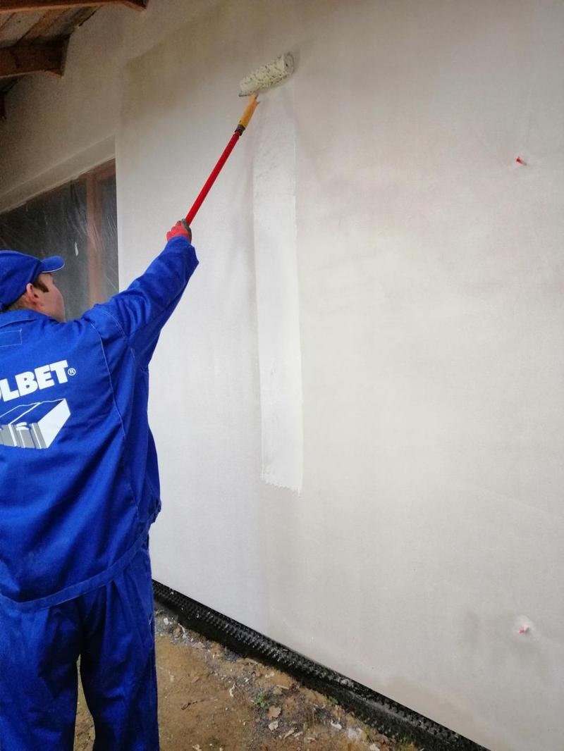 Przygotowanie podłoża pod malowanie elewacji