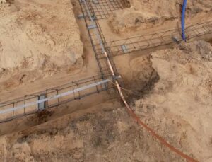 Jak prawidłowo wykonać uziemienie fundamentów dla bezpieczeństwa twojego domu?